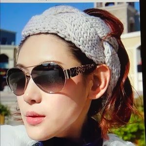 Hand knitted headband,new without tag.